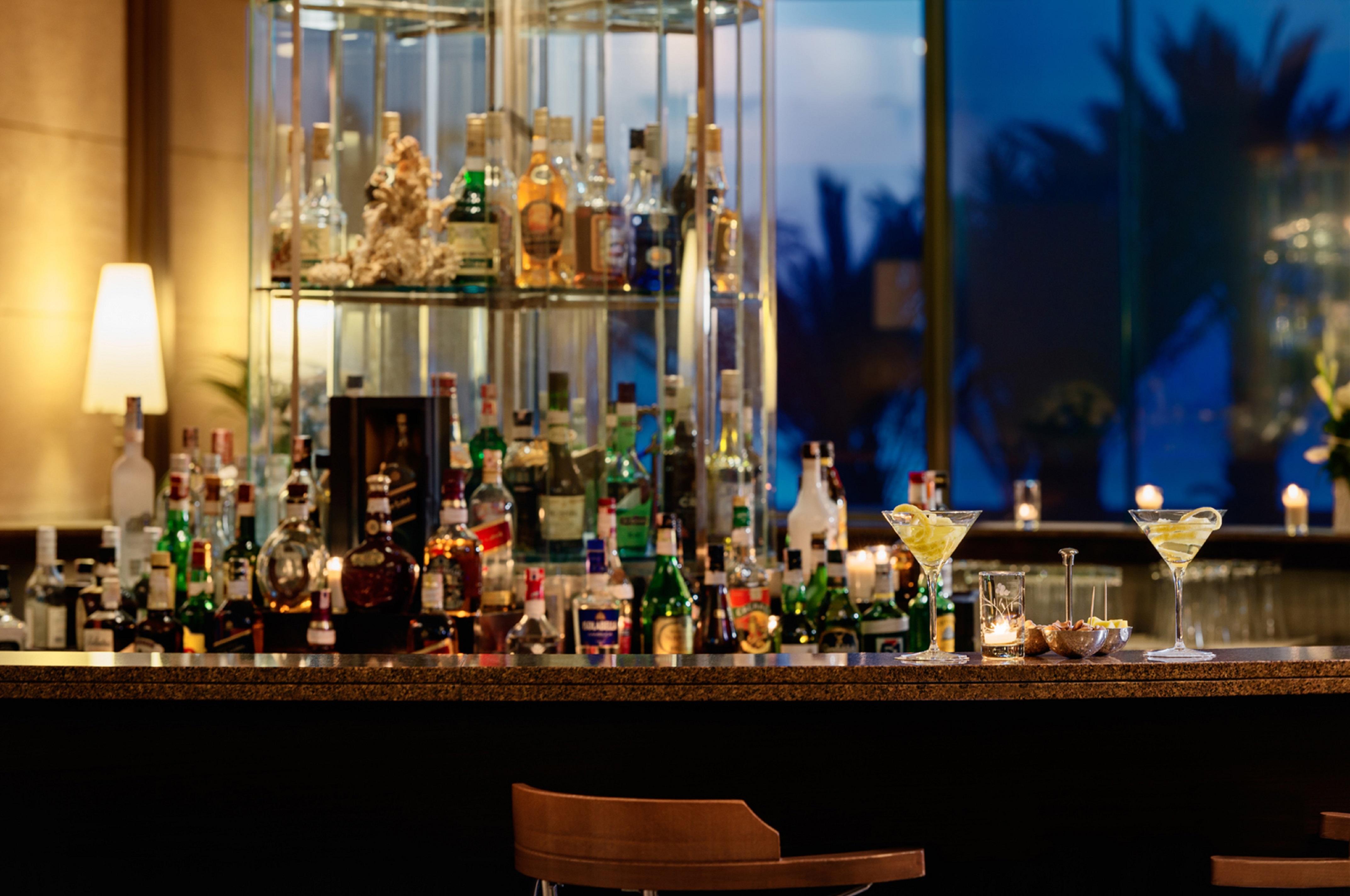 Moevenpick Hotel & Casino Malabata Tanger Dış mekan fotoğraf The bar at the 1919