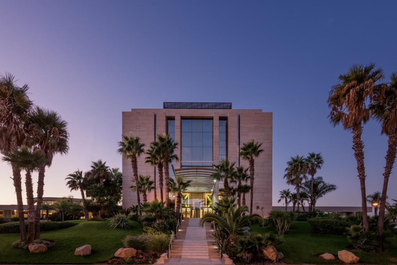 Moevenpick Hotel & Casino Malabata Tanger Dış mekan fotoğraf The main entrance of the hotel