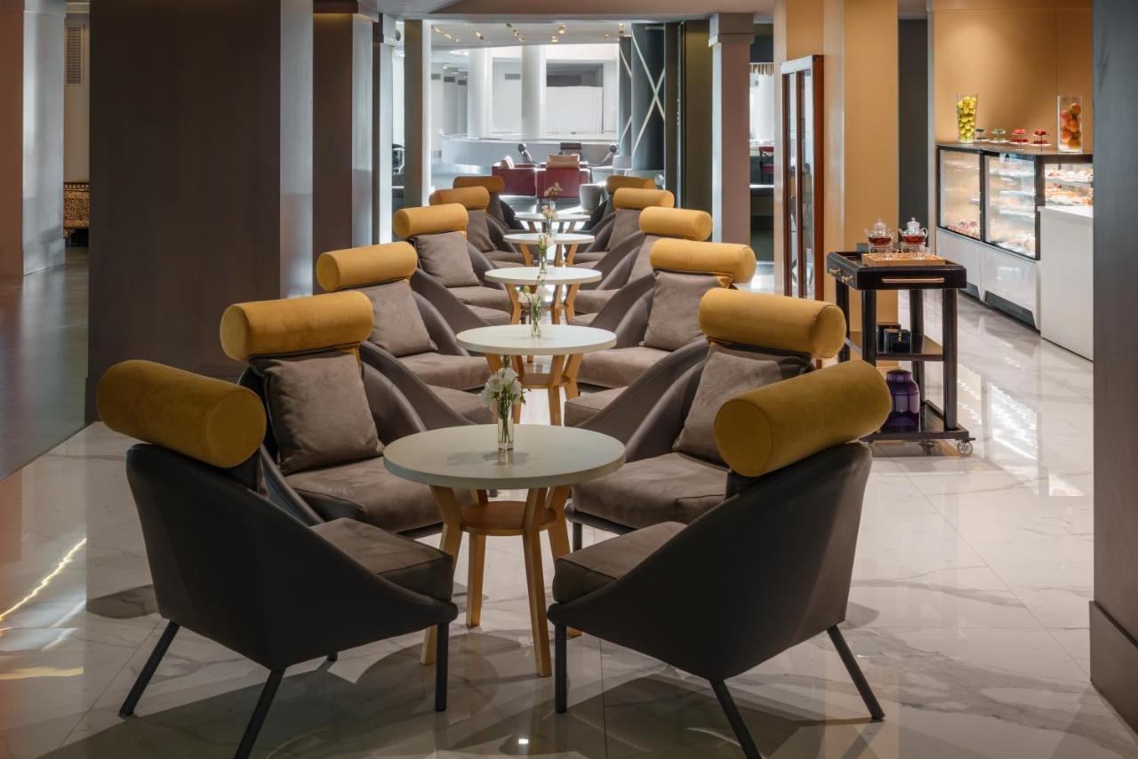 Moevenpick Hotel & Casino Malabata Tanger Dış mekan fotoğraf The lounge at the airport